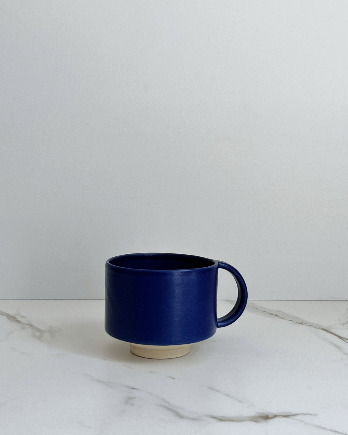 Kop med hank, Blå, Indigo, Håndlavet keramik kop, May Studio