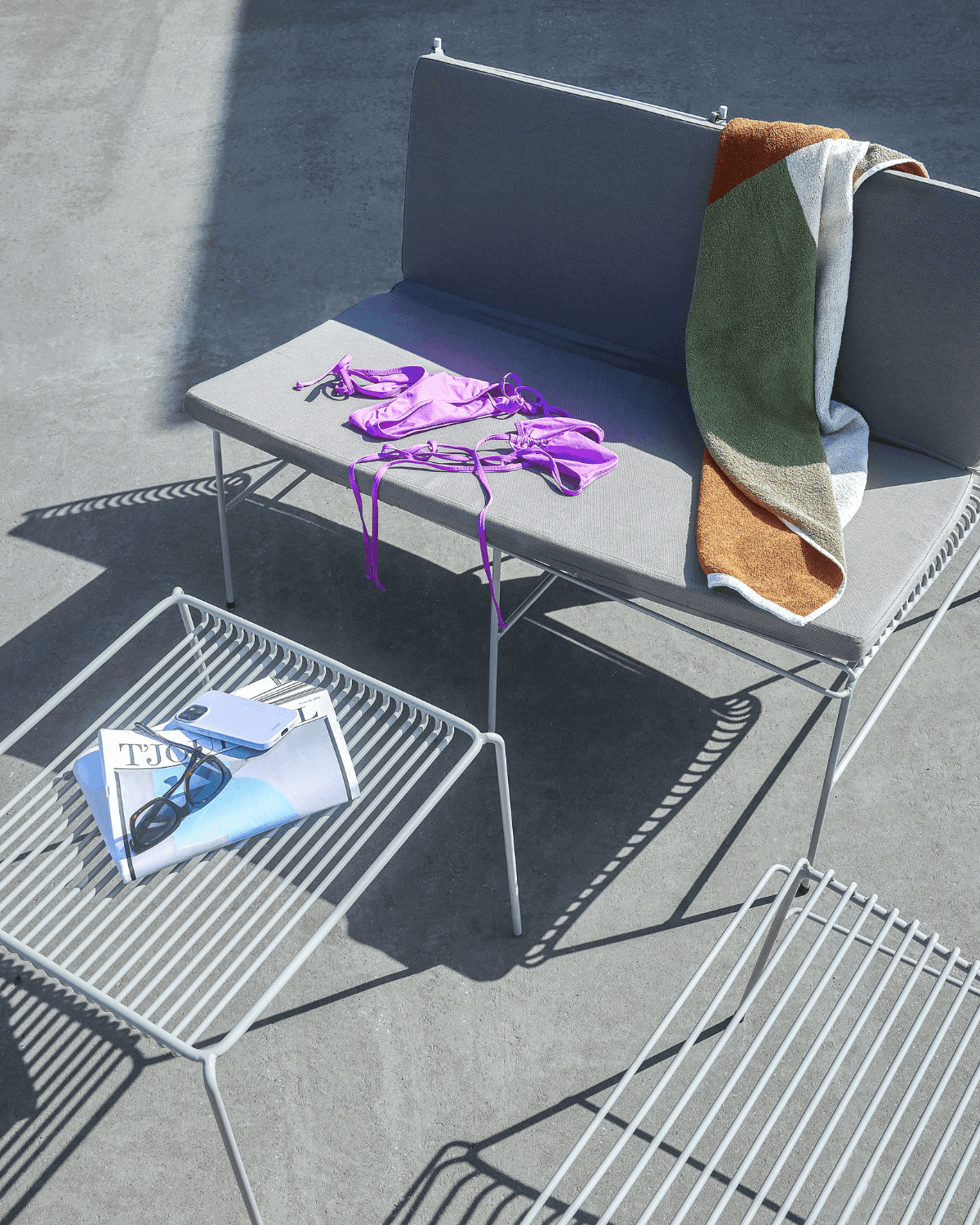 String bænk lysegrå til terrasse eller udestue