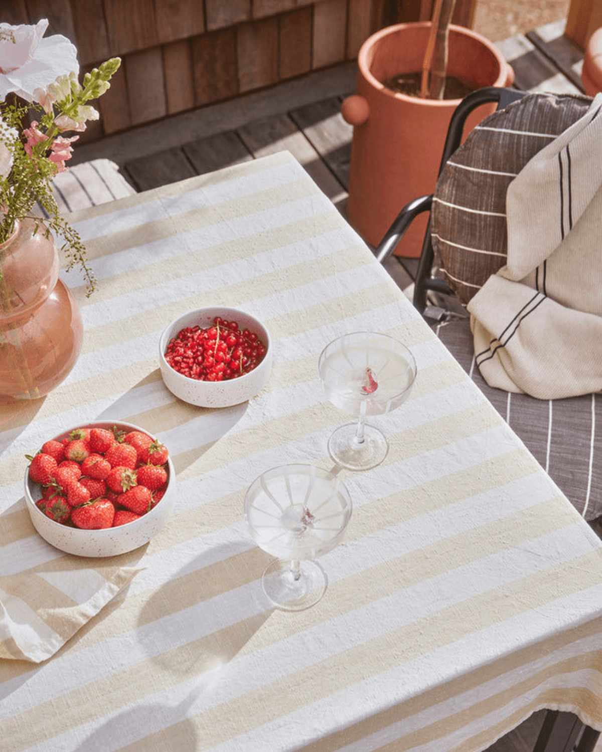 Sæt med to Mizu coupeglas, elegant glasdesign til cocktails og champagne