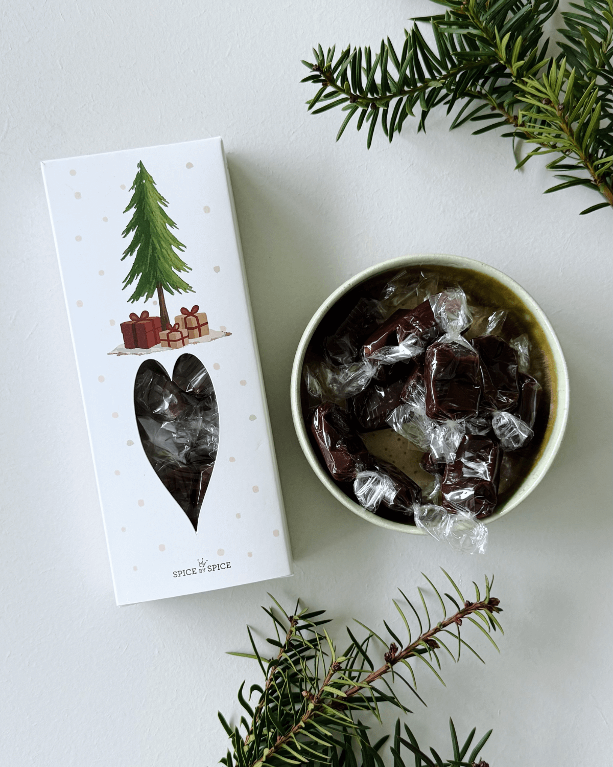 Flødekaramel med chokolade, 90 gram i sød julegaveæske, Spice by Spice