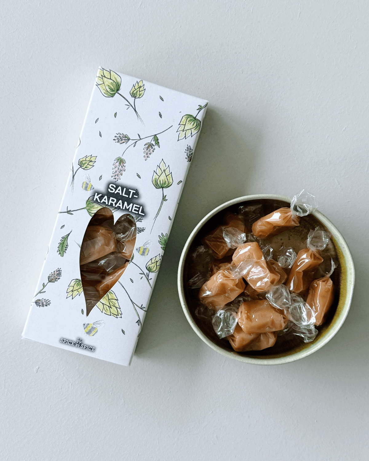 Bløde flødekarameller med salt, 90 gram i sød gaveæske, Spice by Spice