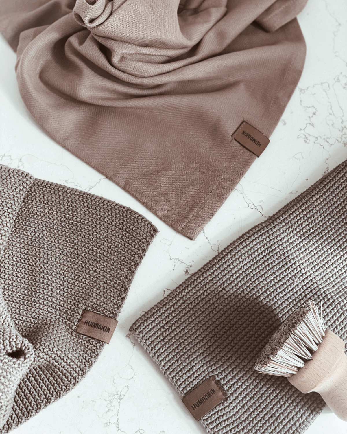 Strikkede karklude og viskestykker i økologisk bomuld. Brune nuancer til køkkenet. 