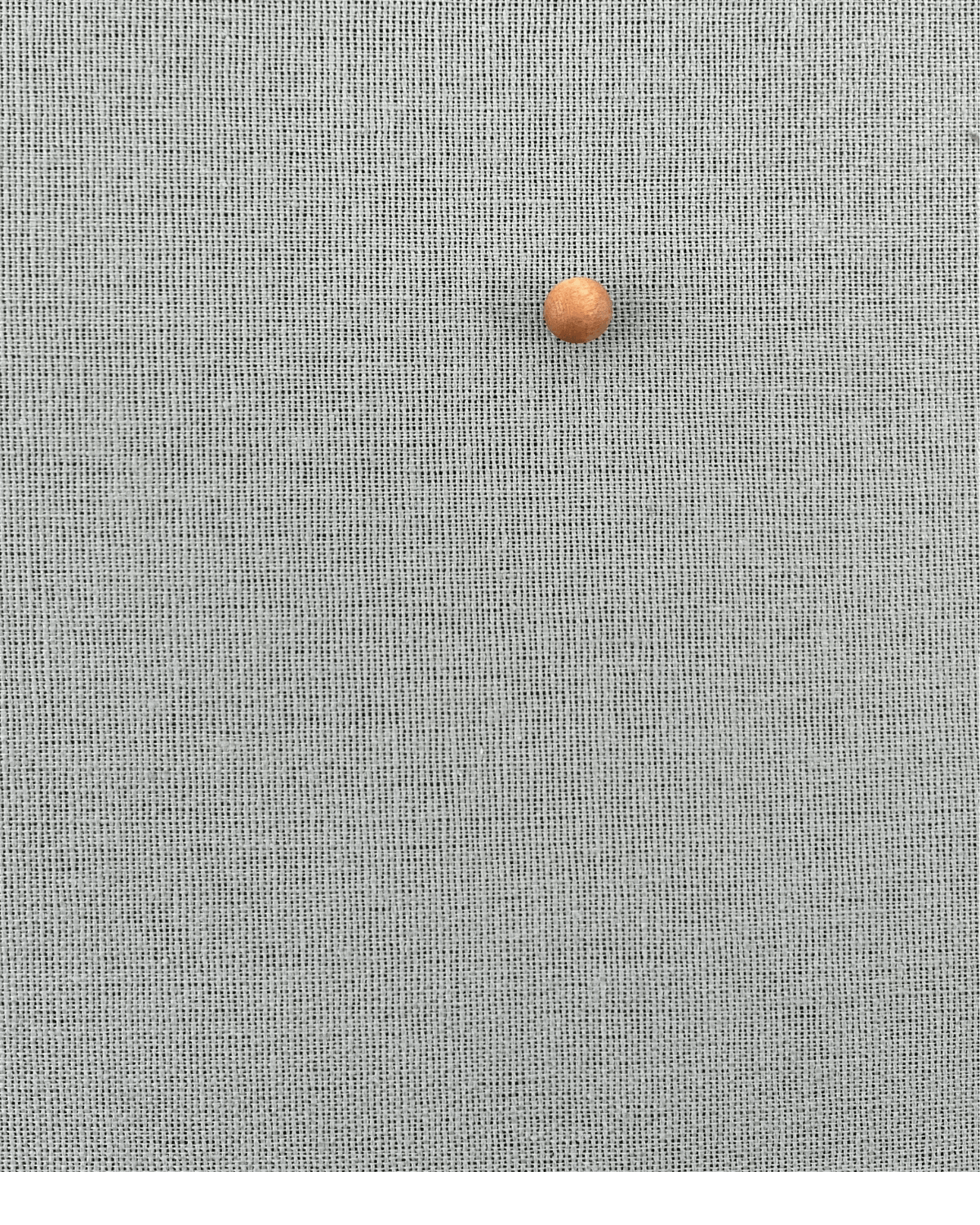 knappenål i træ på opslagstavle fra taisho