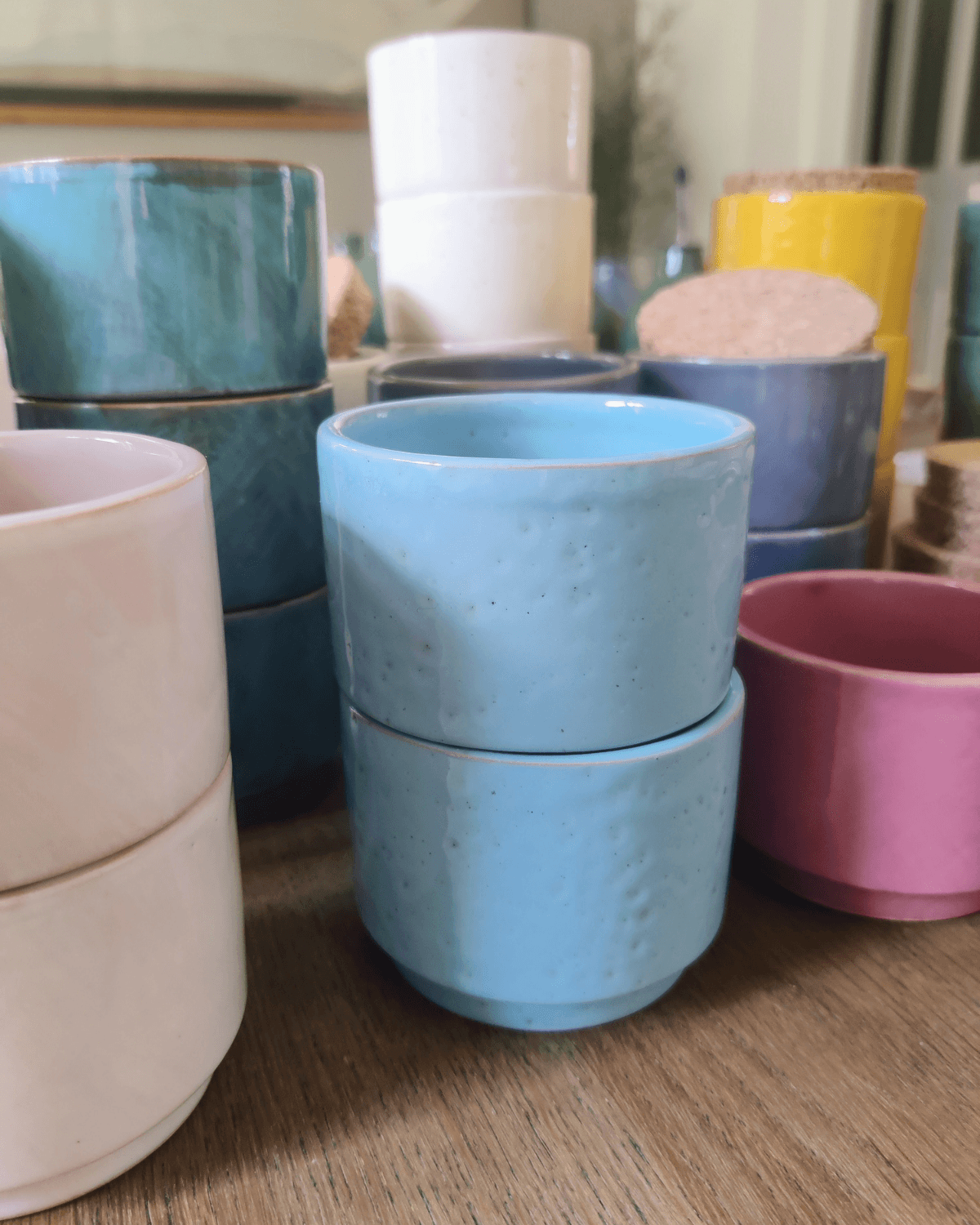 la gabbianella krukker og skåle i stentøj i flere forskellige smukke farver 