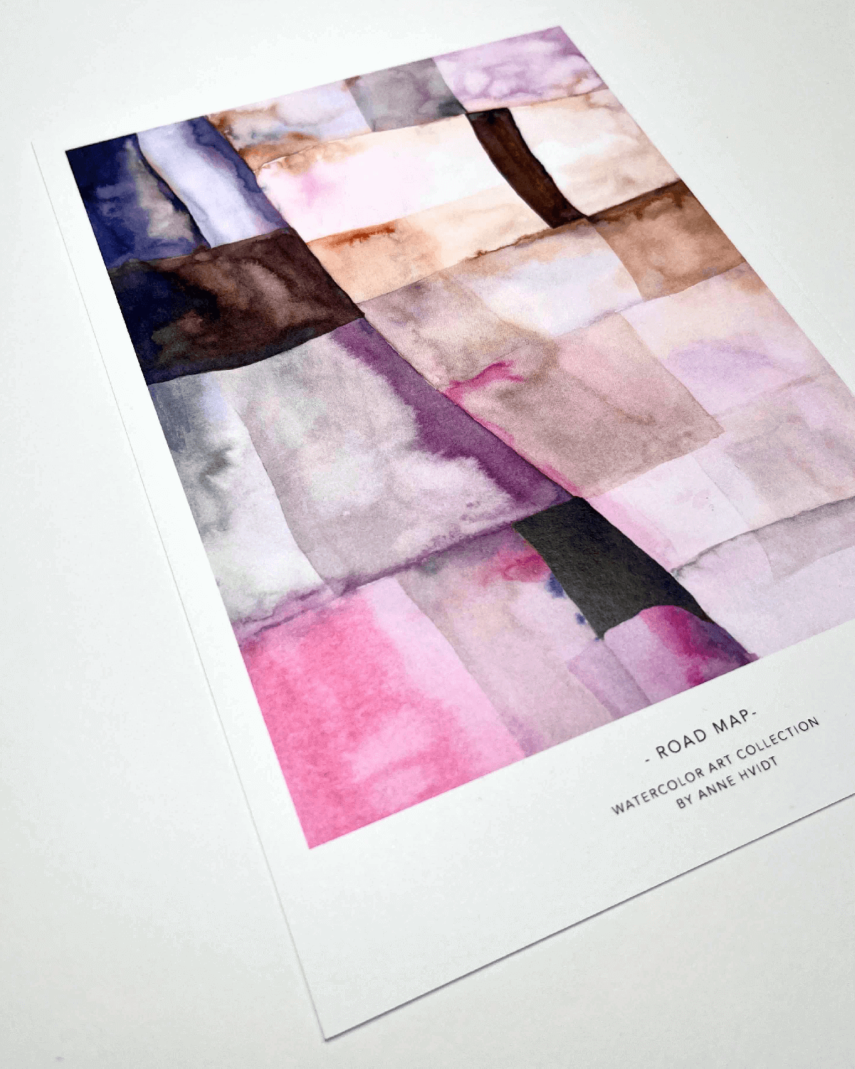 A5 kunstkort med abstrakt maleri i pink, brun og lilla af Anne Hvidt