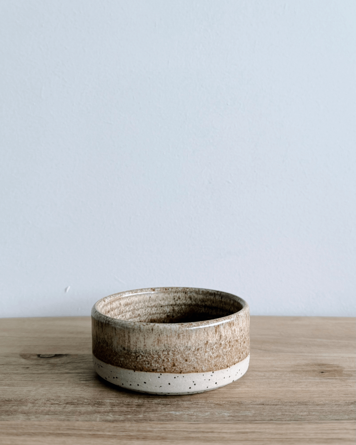 miniskål i håndlavet keramik, creme, brun, émber, diameter 9,5 cm