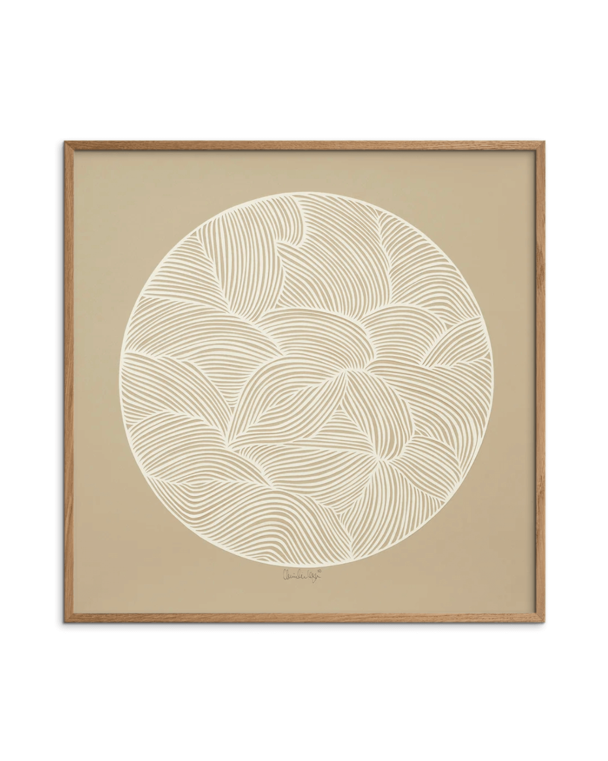 Kvadratisk kunsttryk Moon no 1 med hvid udskåret mønstret cirkle på beige baggrund, i ramme af Little Detroit fra The Poster Club. 