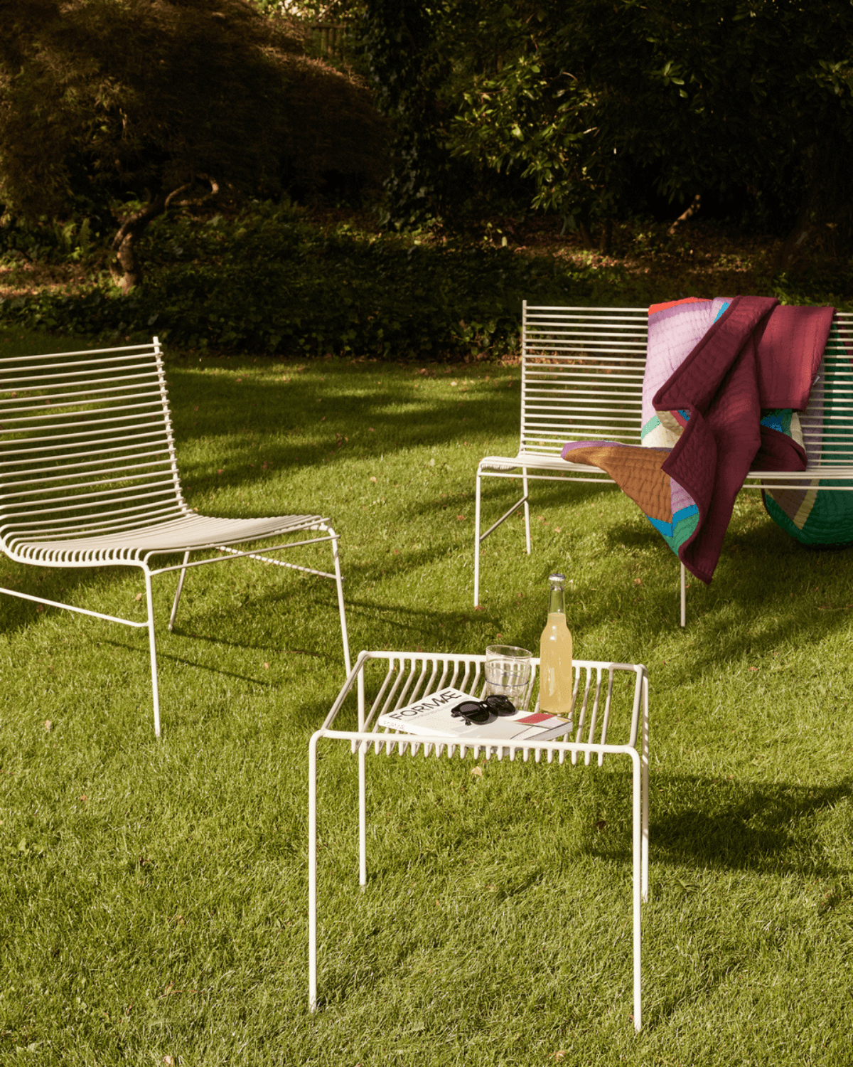 Hübsch sidebord i jern med enkelt og nordisk design