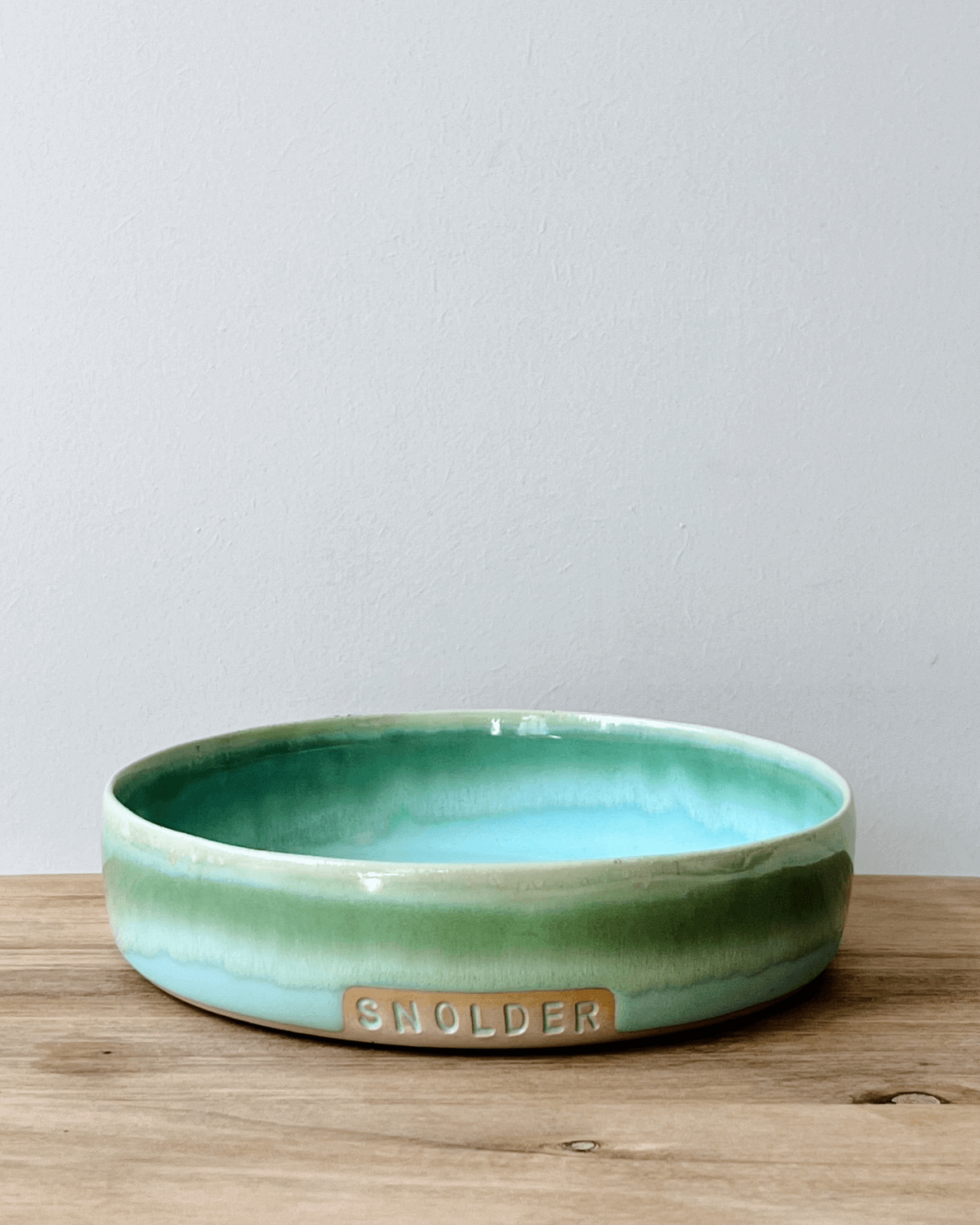 Slikskål med tekst, 17 cm, mint med grøn, Snolder, vårhus, keramik