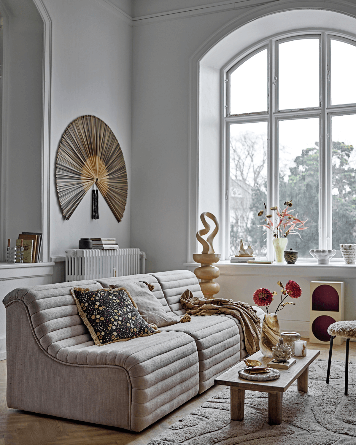 Jaime beige sort bambus vægdekoration, dekorativ kvast og kunstnerisk design