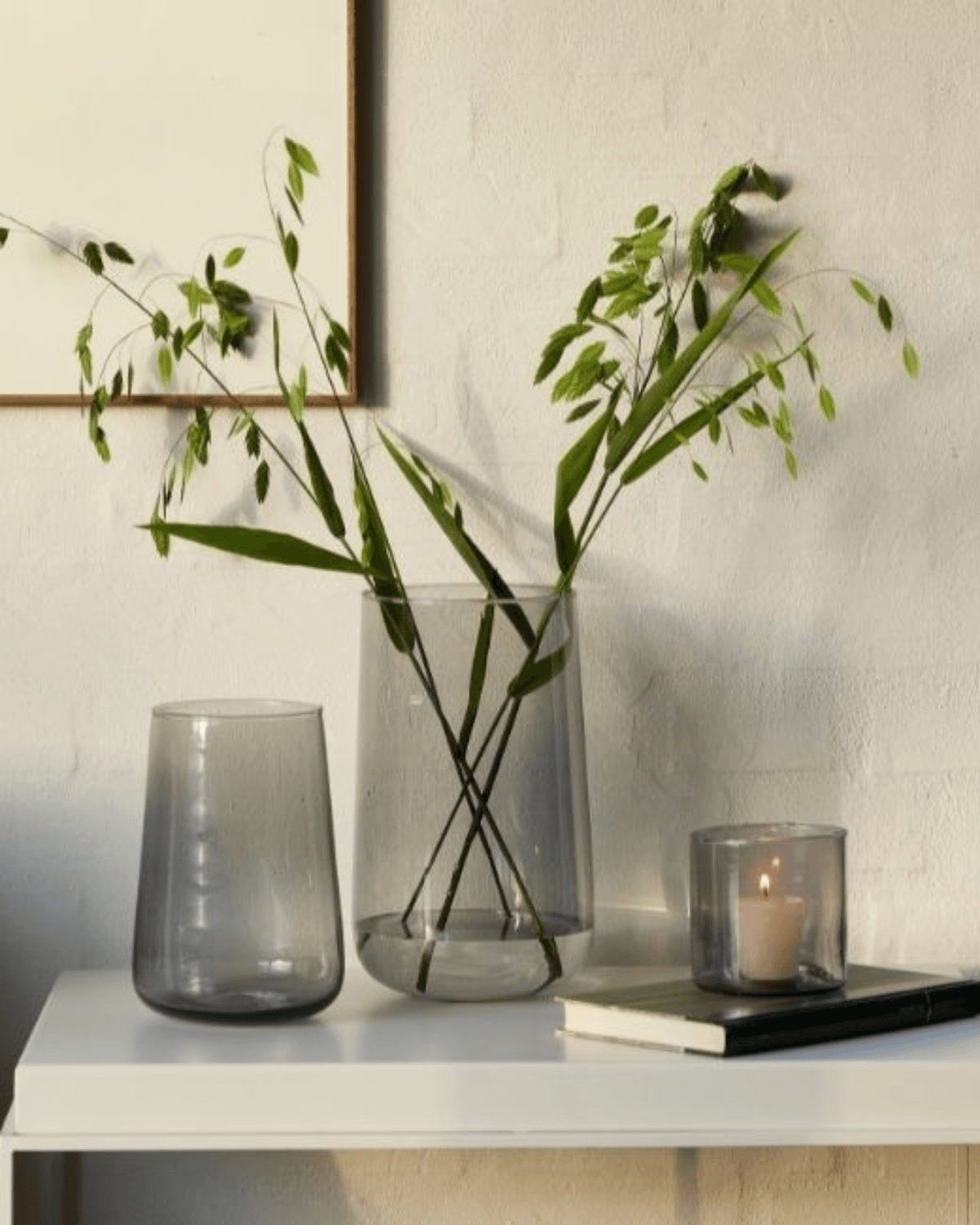 Elegant glasvase i farven mauve taupe fra Oohhx 